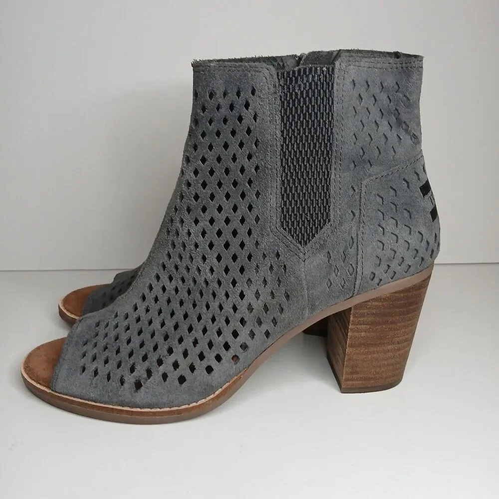 TOMS Women's Majorca Boots Size 8.5 Block Heel Open Toe Grey Suede Boho Shoes